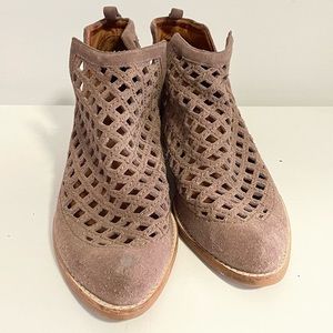 JEFFREY CAMPBELL TAGALONG BEIGE BOOTIES - 8.5